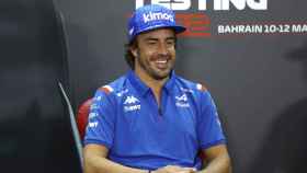 Fernando Alonso en rueda de prensa en Bahréin