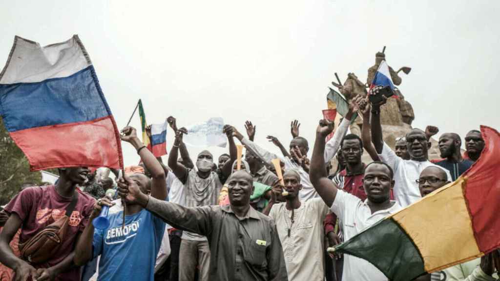 Manifestantes en Mali piden la intervención de los mercenarios rusos del Grupo Wagner.
