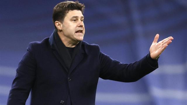 Pochettino dando indicaciones al PSG en el Santiago Bernabéu