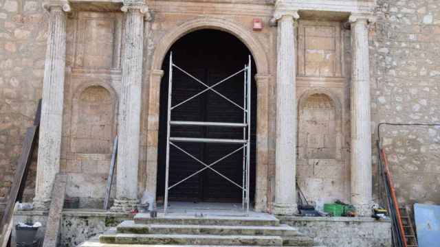 Restauración del portón de la iglesia de la Asunción de Tarancón (Cuenca)