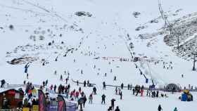 Casi 6.000 amantes del esquí eligen las pistas de León este fin de semana