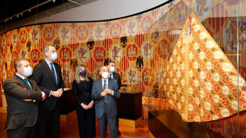 Felipe VI inaugura en Toledo la gran exposición en torno a la figura del rey Alfonso X el Sabio