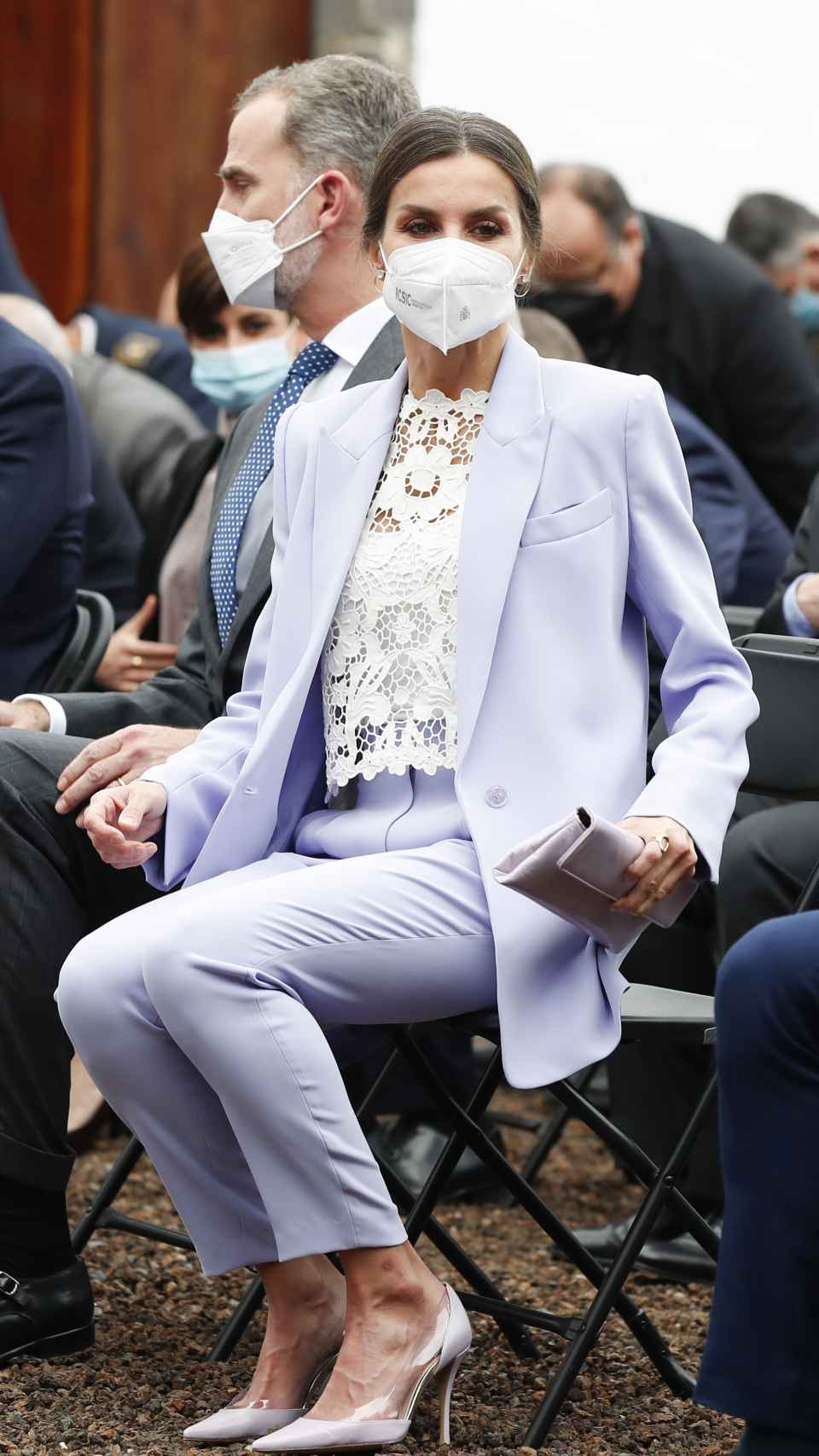 La reina Letizia estrenó una prenda canaria en su visita a La Palma.