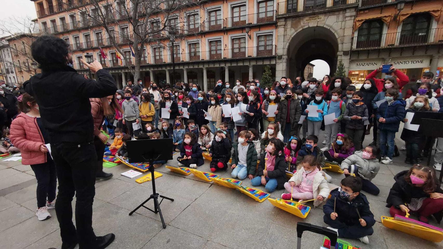 Toledo canta por la paz y la convivencia en apoyo a Ucrania y en contra de la guerra