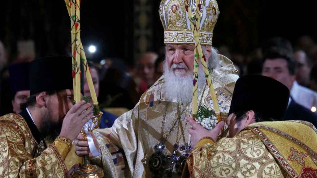 Cirilo I, el Patriarca de Moscú, en un rito reciente.