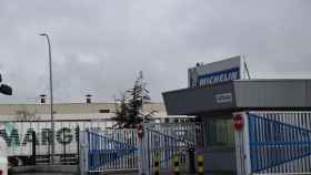 Acceso a la planta que el Grupo Michelin tiene en Valladolid