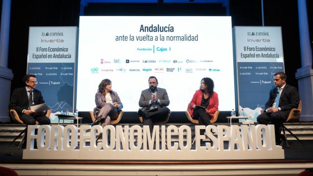 Participantes en la mesa redonda 'Estrategias para alcanzar los Objetivos de Desarrollo Sostenible'