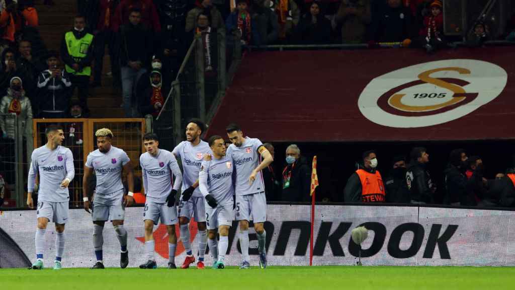 La plantilla del Barça celebrando su gol al Galatasaray