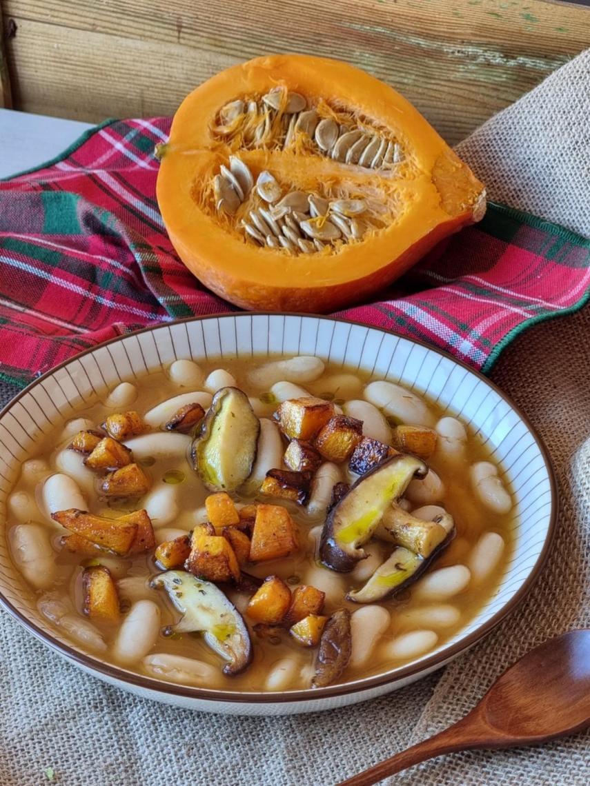 Alubias con verduras, una fabada vegana llena de sabor para disfrutar de  las legumbres