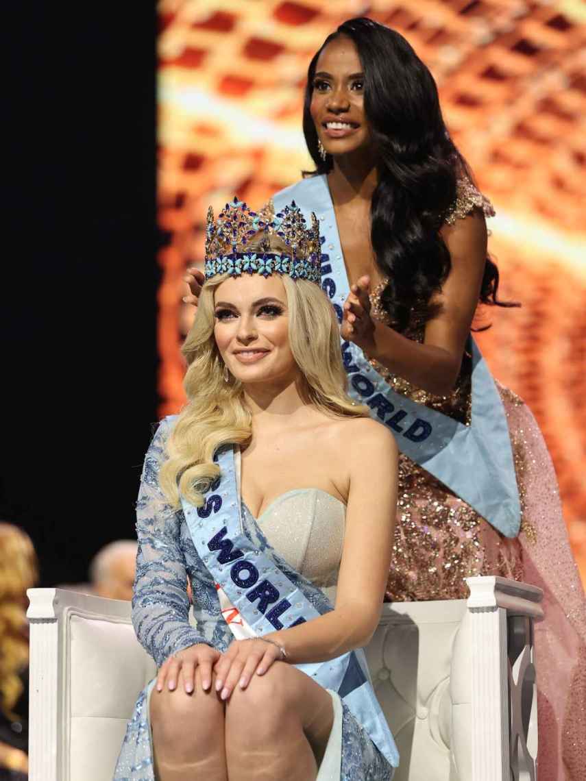 Miss Polonia tras ser coronada como Miss Mundo 2021.
