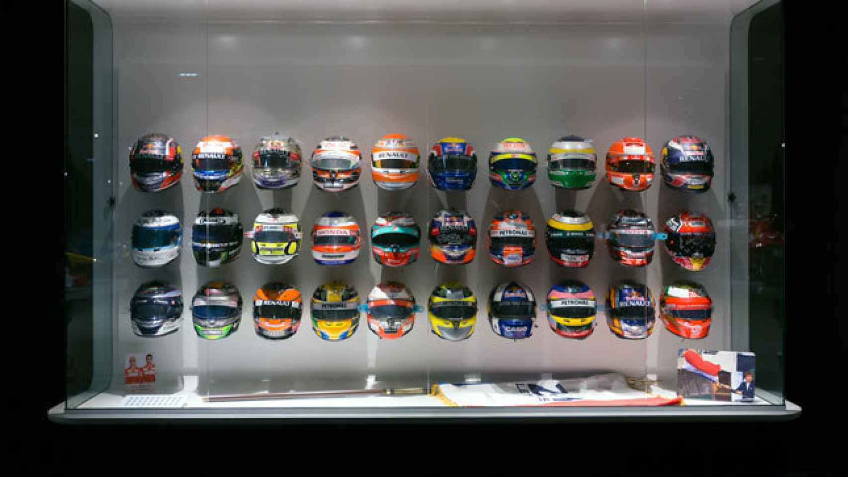 Colección de cascos de pilotos de Fórmula 1 en el Museo de Fernando Alonso