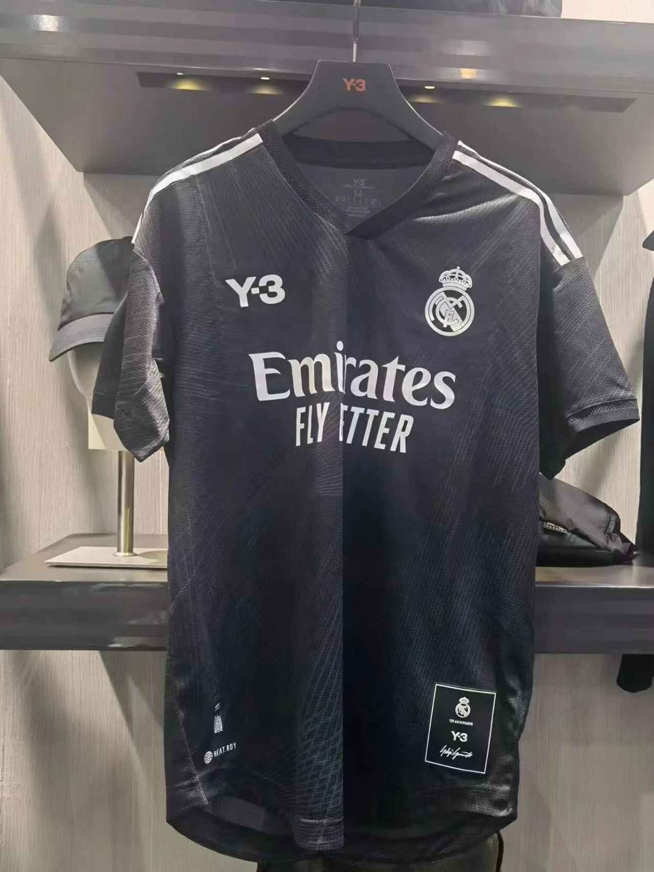mirar televisión Marchitar Volverse loco El Real Madrid jugará El Clásico de negro: se presenta la nueva equipación  con un diseño especial