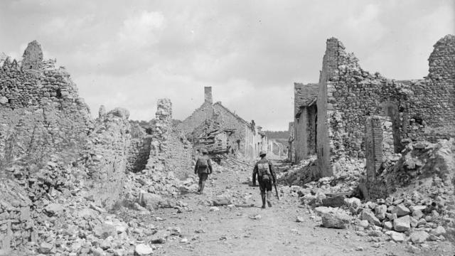 Ruinas del pueblo francés de Marfaux. / IWM