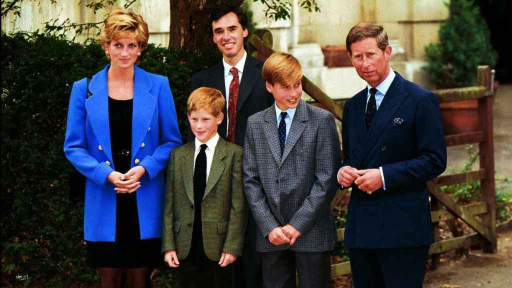 Netflix, en busca de los adolescentes príncipes William y Harry para la  temporada 6 de 'The Crown'