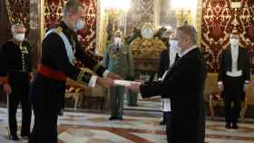 El rey Felipe VI recibe las cartas credenciales del embajador de Argelia, Said Moussi, en Madrid.