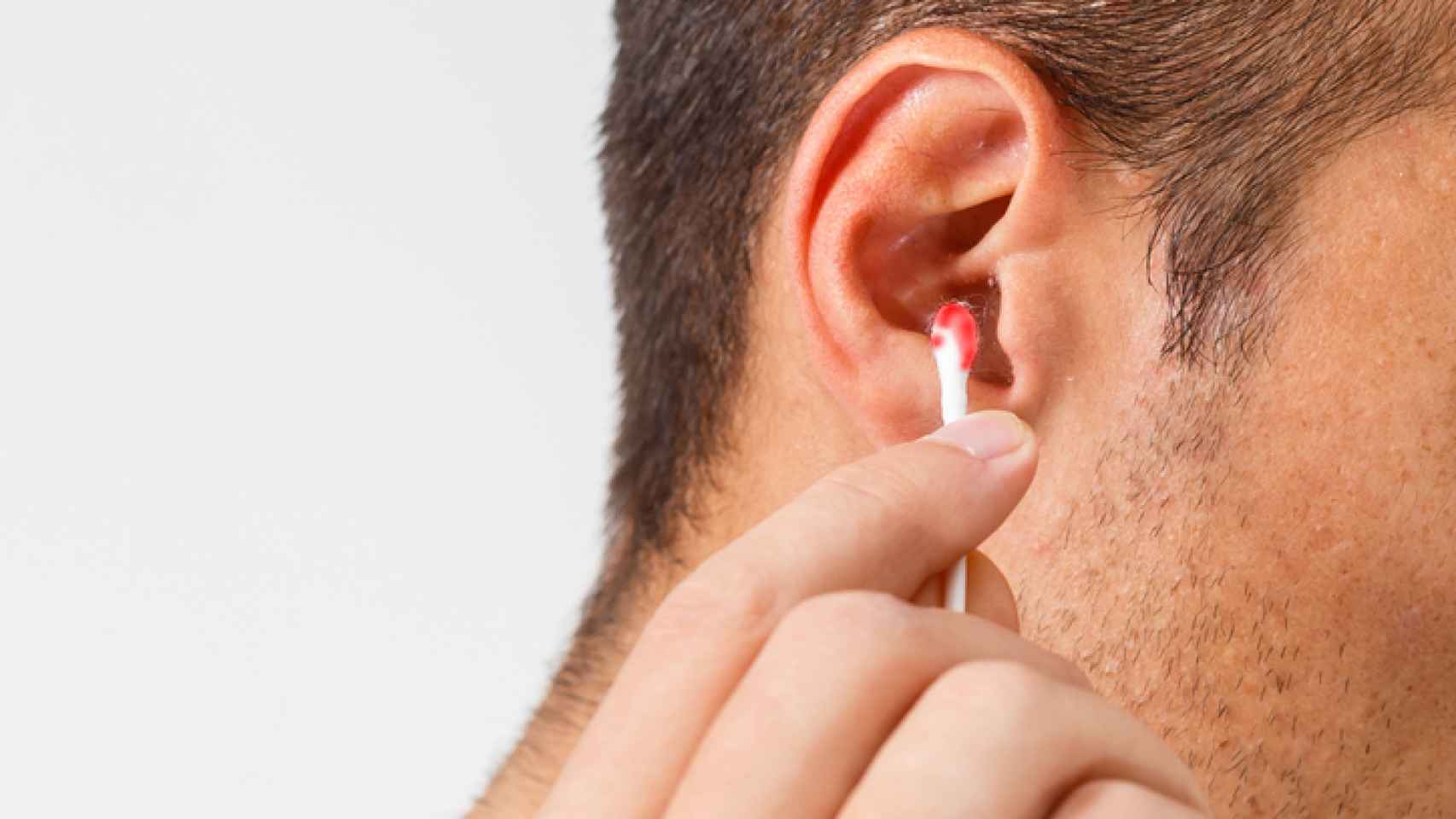 pistón Masaje Periódico Cómo limpiar la cera de los oídos sin hacerte daño