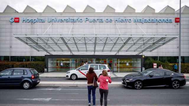Ha sido trasladado al hospital Puerta de Hierro de Majadahonda (Madrid). EP