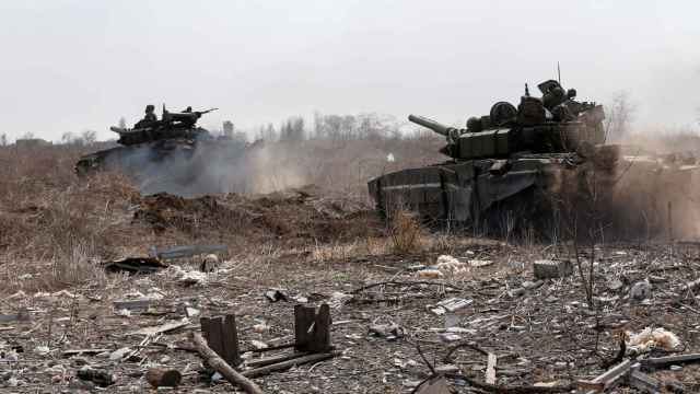 Rusia pretende doblegar a Ucrania con bombas y hambre: cerco inhumano a Mariupol, misiles en Odesa