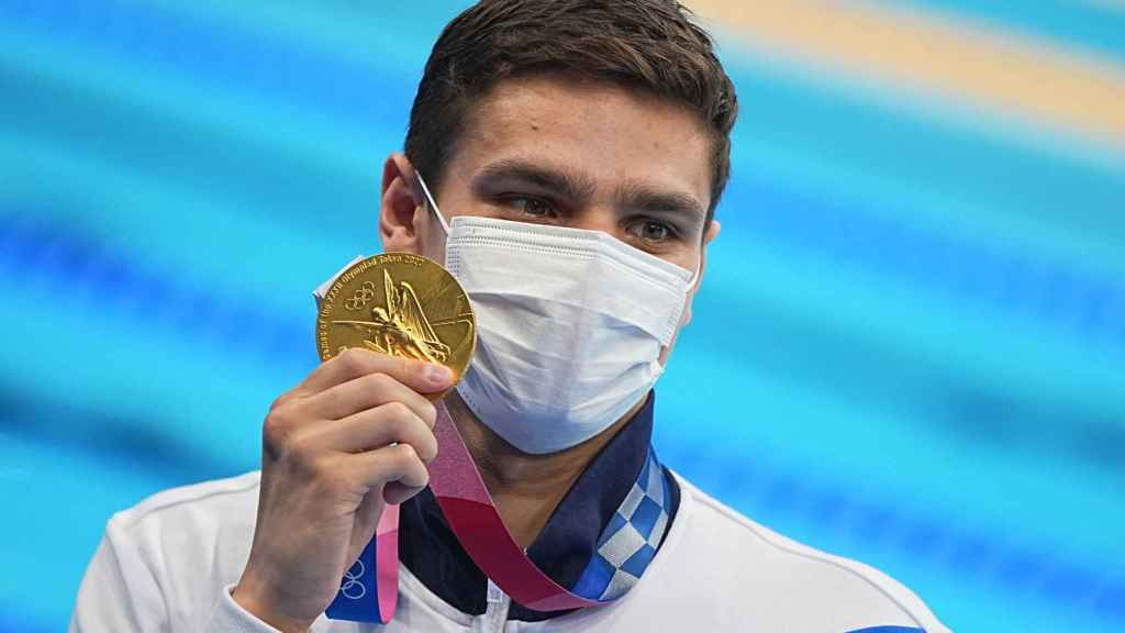 Evgeny Rylov celebra uno de sus oros olímpicos en los JJOO de Tokio 2020