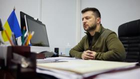 El presidente de Ucrania, Volodimir Zelenski, durante su conversación con el papa Francisco.