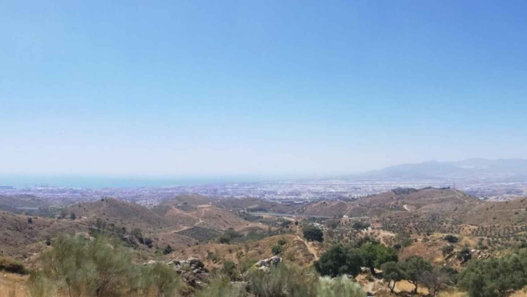 Vista de Málaga desde los terrenos al norte de la hiperronda.