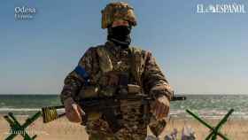 Destrozos, soldados preparando el combate y refugiados. La guerra continúa en Ucrania