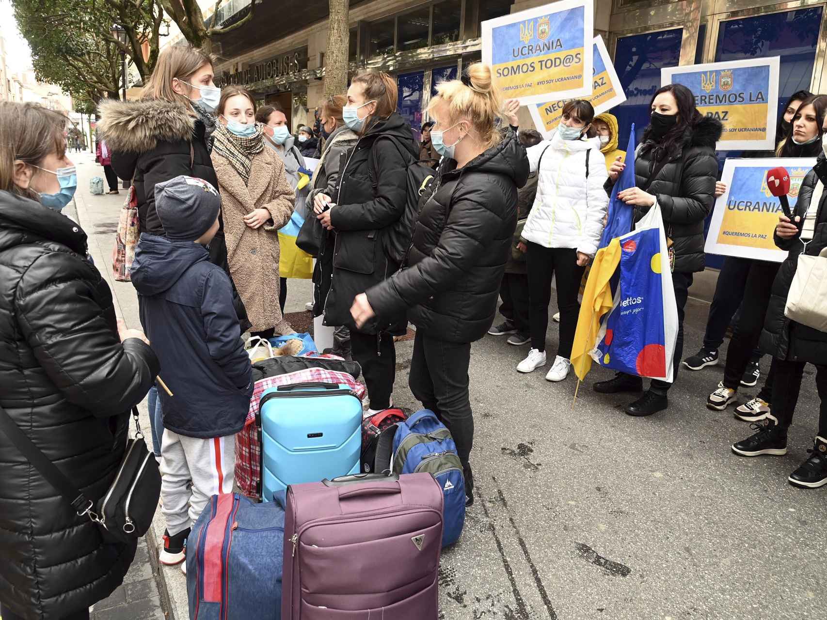 Empresarios leoneses desplazados a Polonia llegan a Burgos con dos familias ucranianas