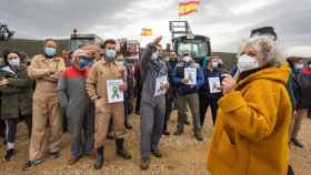 Protestas de agricultores y ganaderos ante la visita de la subdelegada del Gobierno a Siega Verde