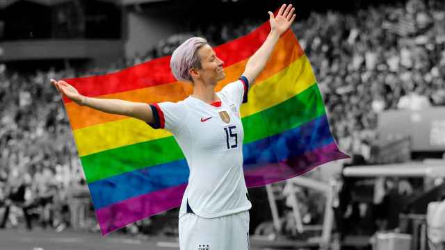 Fotomontaje de Megan Rapinoe y la bandera LGTBI