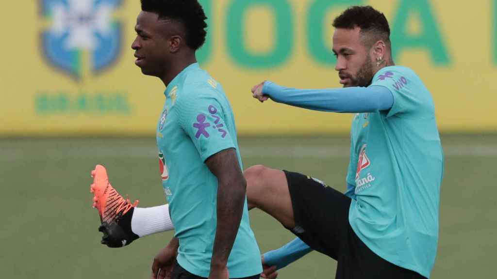 Vinicius y Neymar, en un entrenamiento de la selección de Brasil