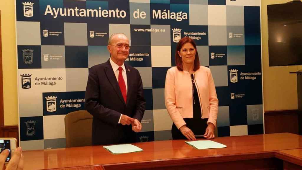 Francisco de la Torre (PP) y Noelia Losada (Cs), socios de gobierno en el Ayuntamiento de Málaga.