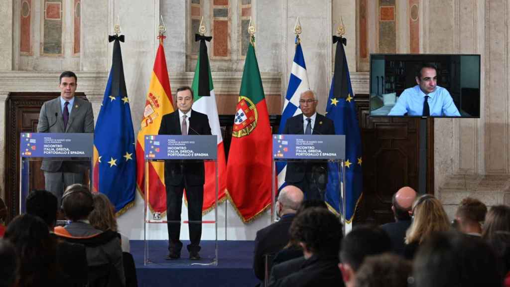 Pedro Sánchez, Mario Draghi, António Costa (Portugal) y Kyriakos Mitsotakis (Grecia), durante una cumbre informal en  Roma, el pasado marzo.