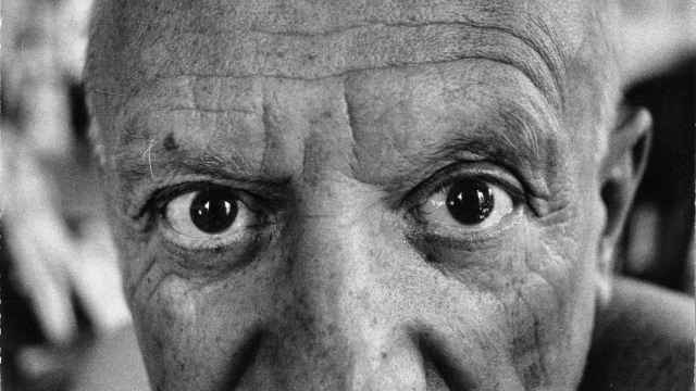 Un retrato de primer plano de Picasso.