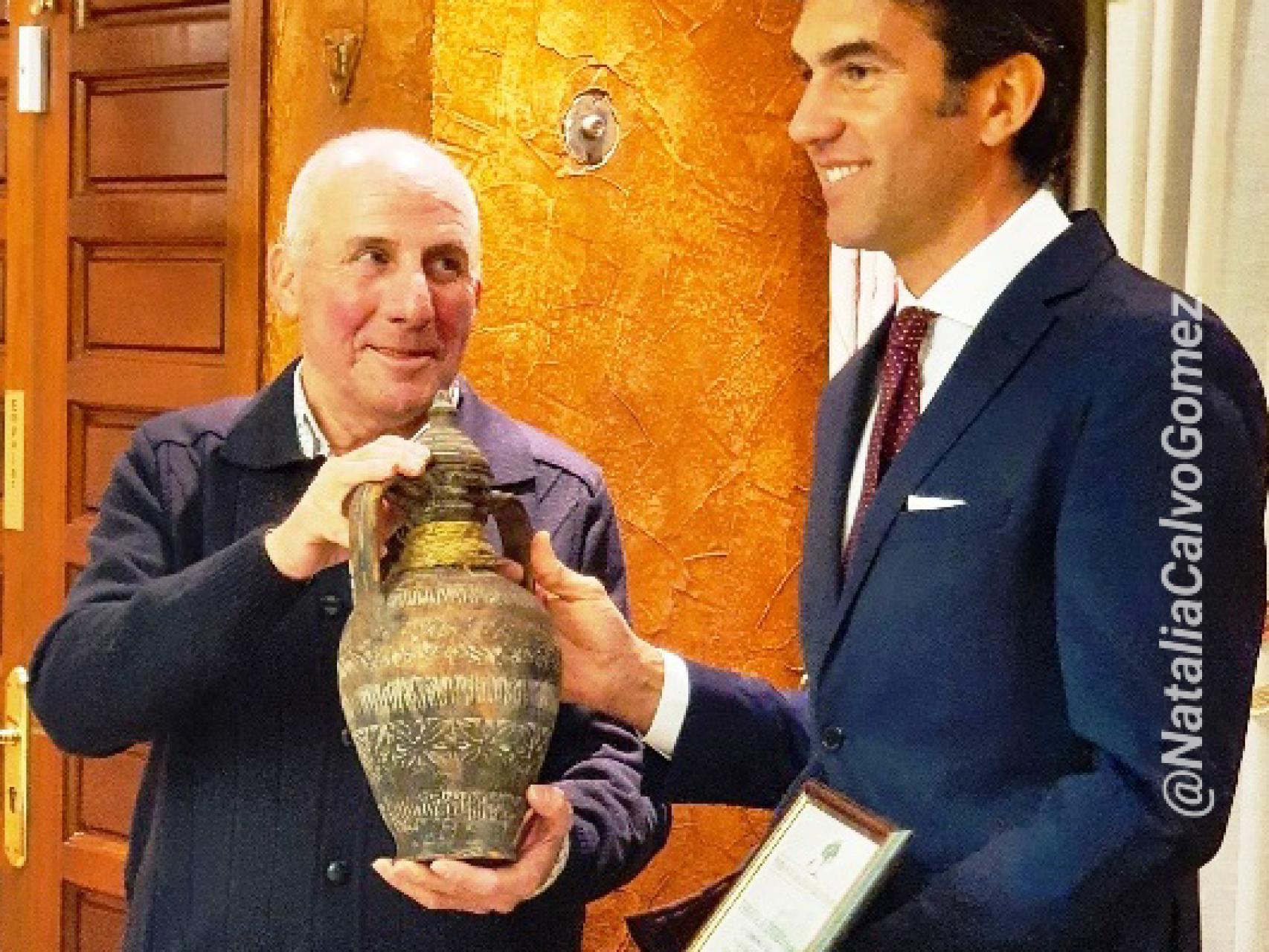 Sergio Galán recogiendo el premio / Natalia Calvo