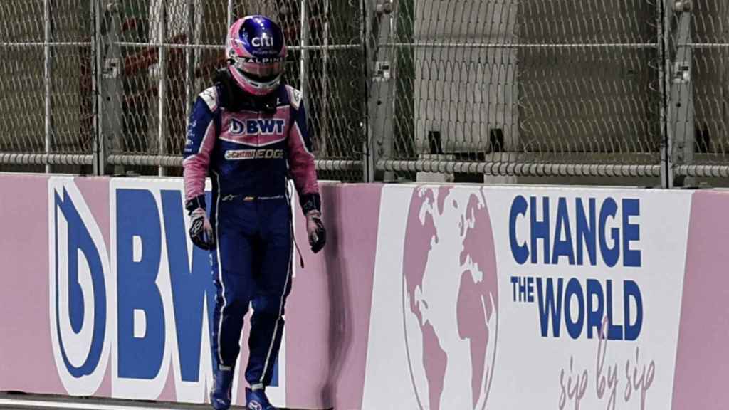 Fernando Alonso abandona andando el circuito de Jeddah