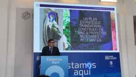 Javier Díez en la presentación del plan estratégico de Aguas de Alicante.