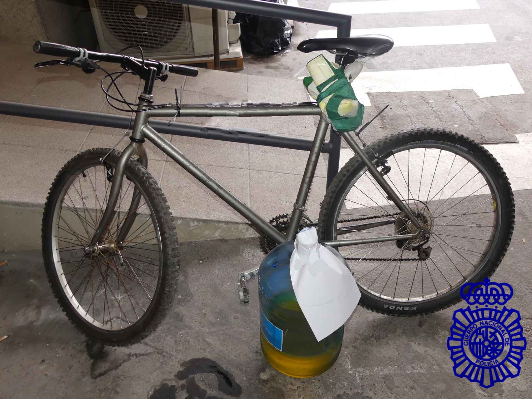 Bicicleta y gasóleo robado por el detenido