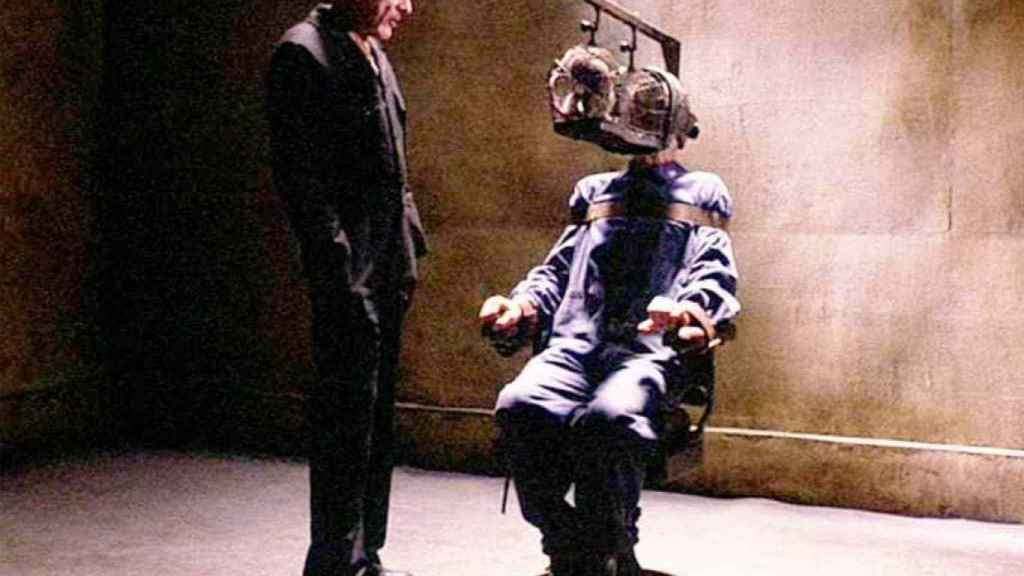 Imagen de las torturas que sufre el protagonista de '1984'.