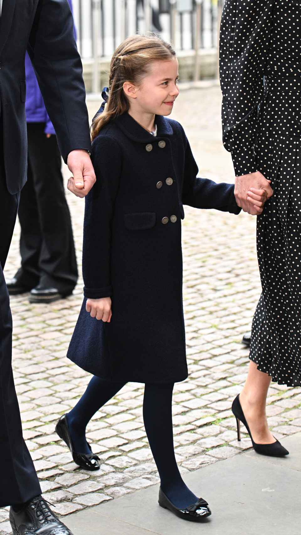 Desbordamiento rango aprobar El abrigo español de la princesa Charlotte de Inglaterra en el funeral del  duque de Edimburgo