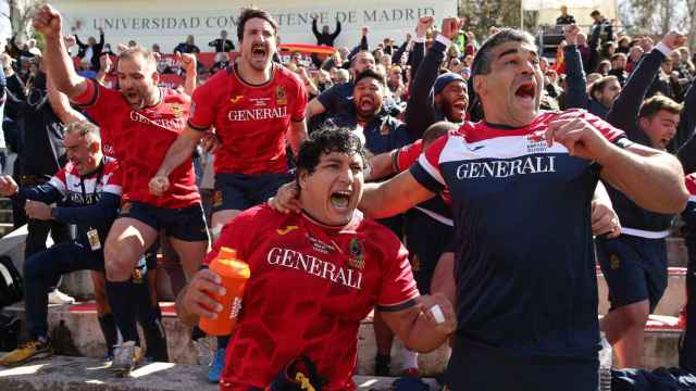 Los jugadores de España celebran el pase al Mundial de Rugby.