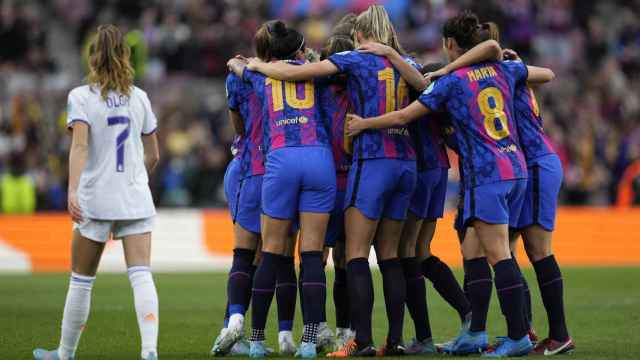 Las jugadoras del Barcelona Femenino celebran un gol en El Clásico femenino