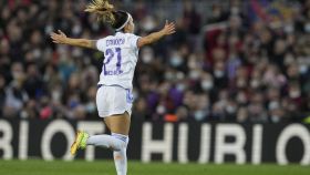 Claudia Zornoza celebra el gol del Real Madrid Femenino en el Camp Nou