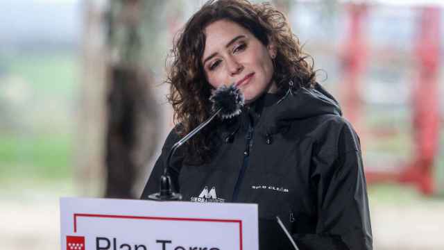 La presidenta de la Comunidad de Madrid, Isabel Díaz Ayuso, presenta el Plan Terra en un acto reciente.