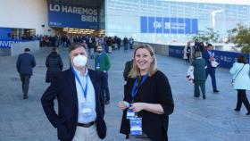 Alejandro Vázquez e Isabel Blanco en el Congreso nacional extraordinario del PP en Sevilla