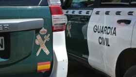Imagen de archivo de dos vehículos de la Guardia Civil