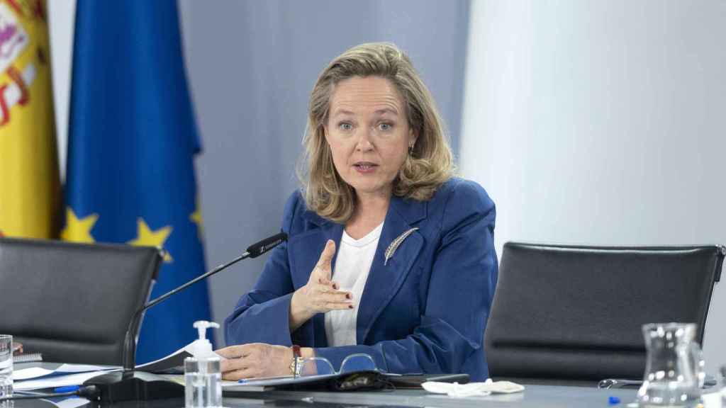 La vicepresidenta primera y ministra de Asuntos Económicos y Transformación Digital, Nadia Calviño, interviene en una rueda de prensa posterior al Consejo de Ministros  del 29 de marzo de 2022.