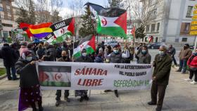 Concentración del colectivo del Pueblo Saharaui de Ávila ante la Subdelegación del Gobierno contra la posición del Ejecutivo central