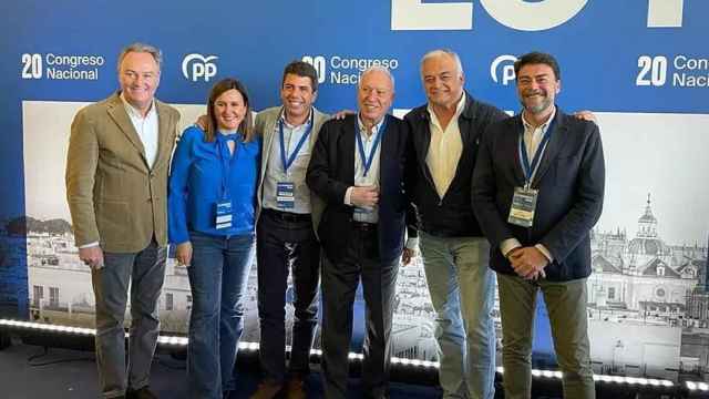 Mazón, con los cinco representantes de la Comunidad Valenciana en la dirección nacional del PP.