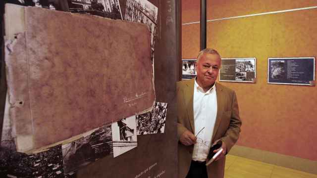 Fotografía de archivo de Gonzalo Santonja, en una exposición organizada por el Instituto Castellano y Leonés de la Lengua, del que fue director