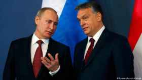 El primer ministro de Hungría, Viktor Orbán, junto al presidente ruso, Vladímir Putin. Reuters